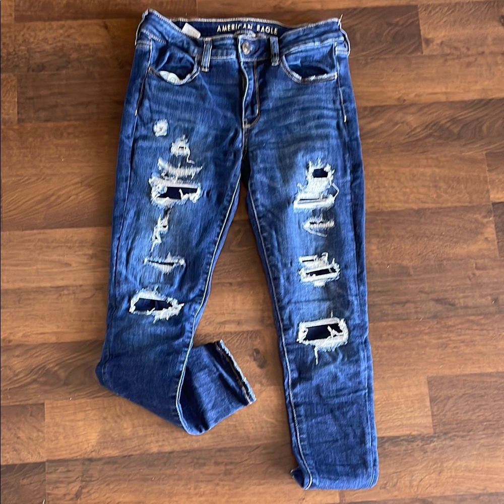 American Eagle Outfitters Women's Distressed Blue Jeans
